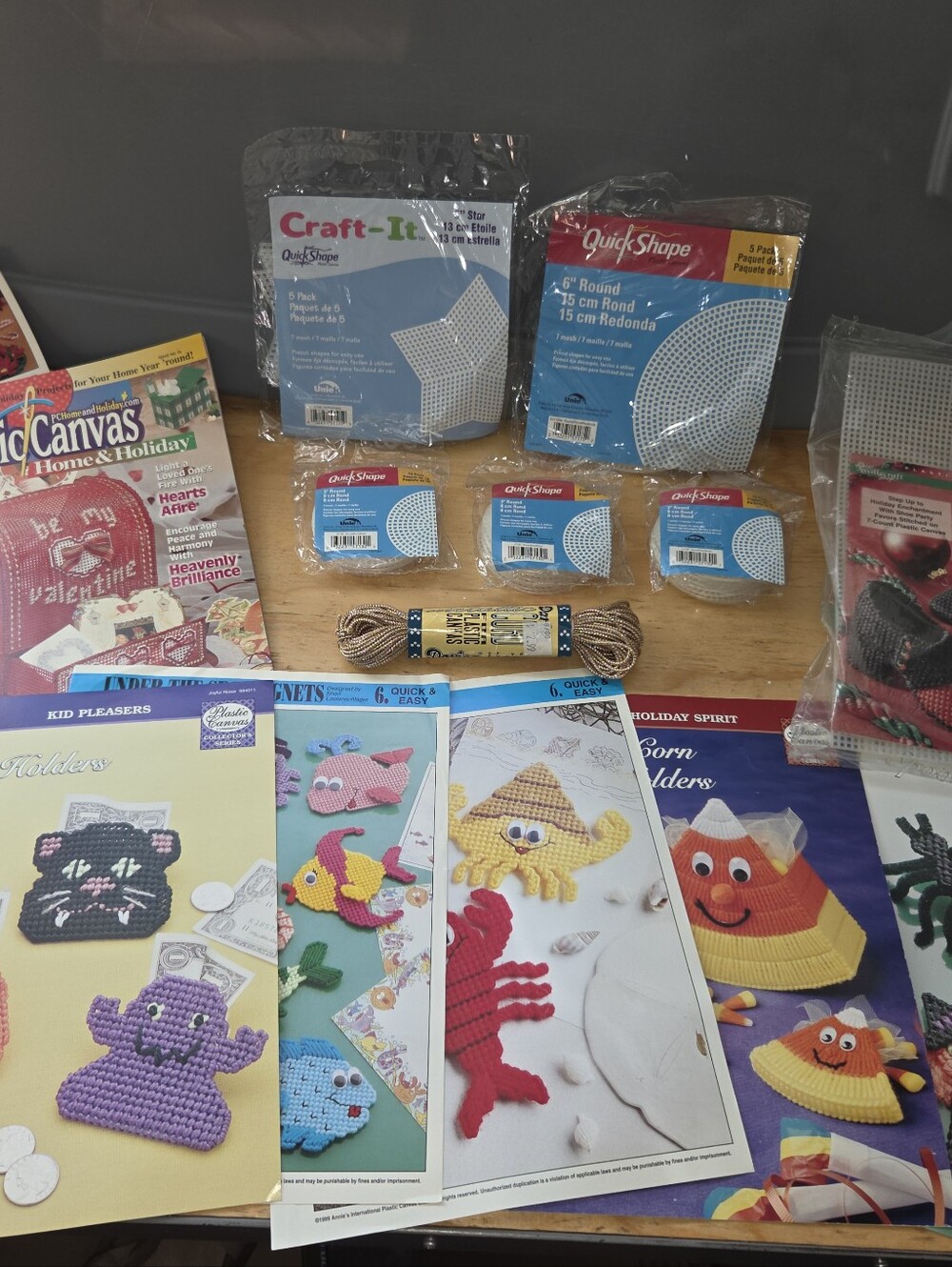 Plastic Canvas Arts & Crafts Lot